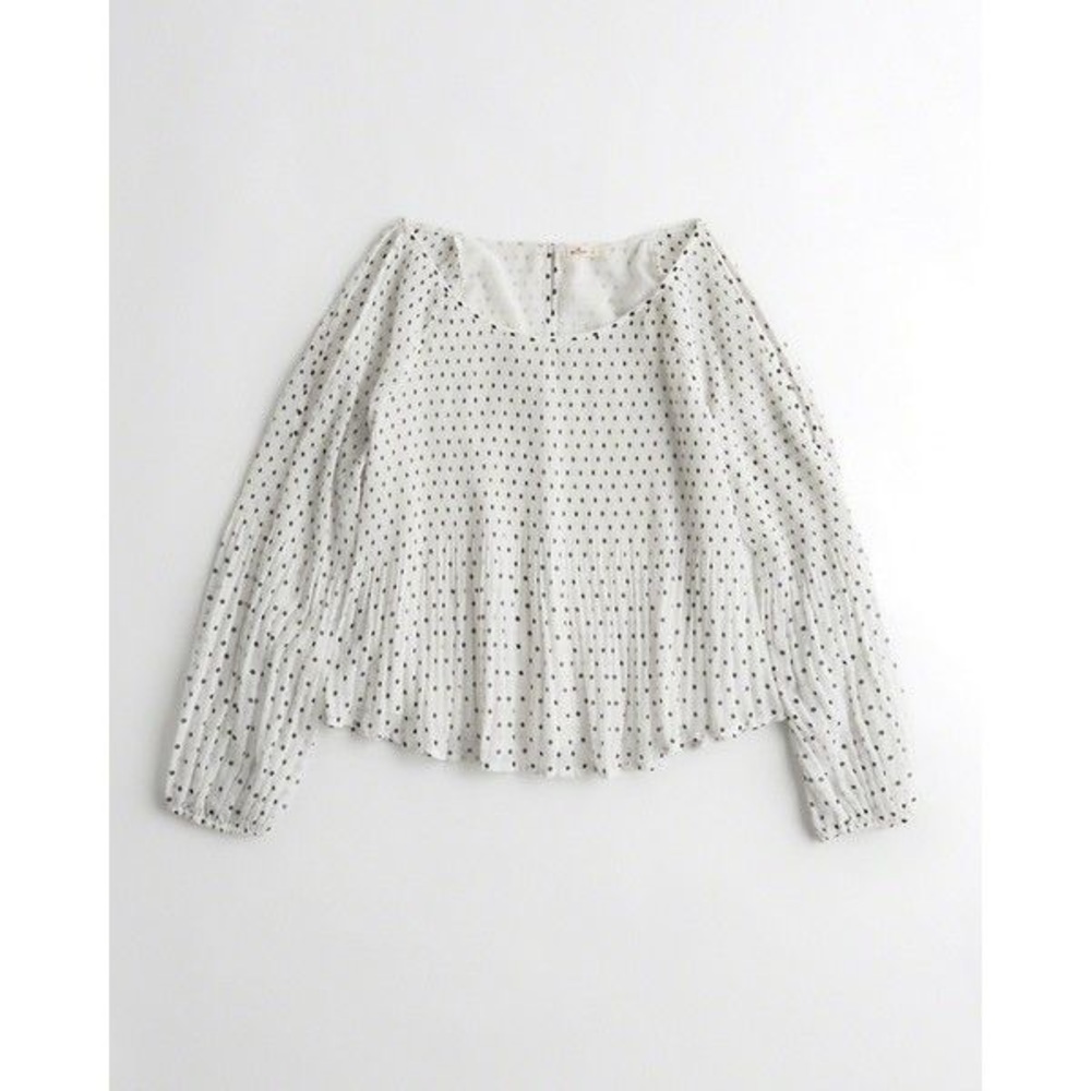 hollister cold shoulder pleated blouse ☾
